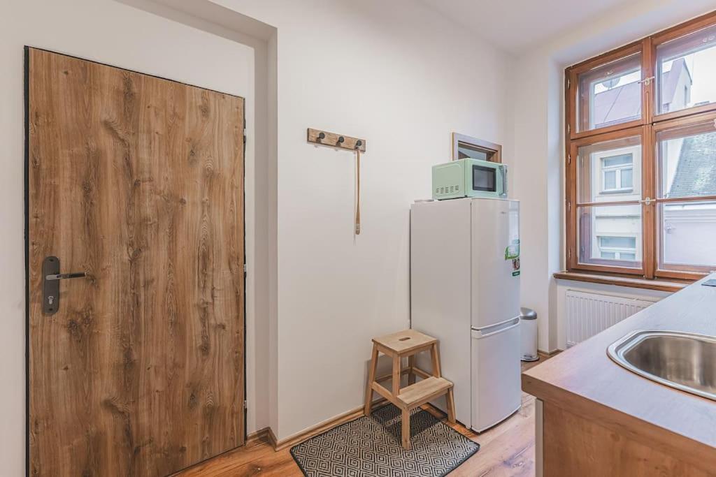 Carolina'S Yoga Apartment ฮราเดตสคราโลเว ภายนอก รูปภาพ